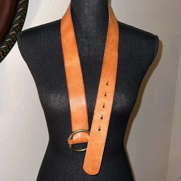 Gap Vintage Tobacco Brown British Distressed Leather
Belt with Brass Buckle XS - Picture 6 of 16